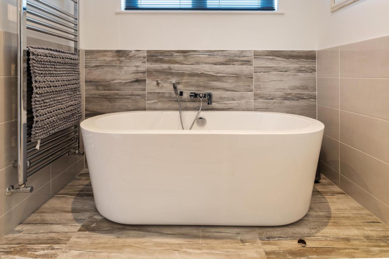 Hiraeth - Luxury Lodge With Hot Tub, Close To Beach Penally 외부 사진